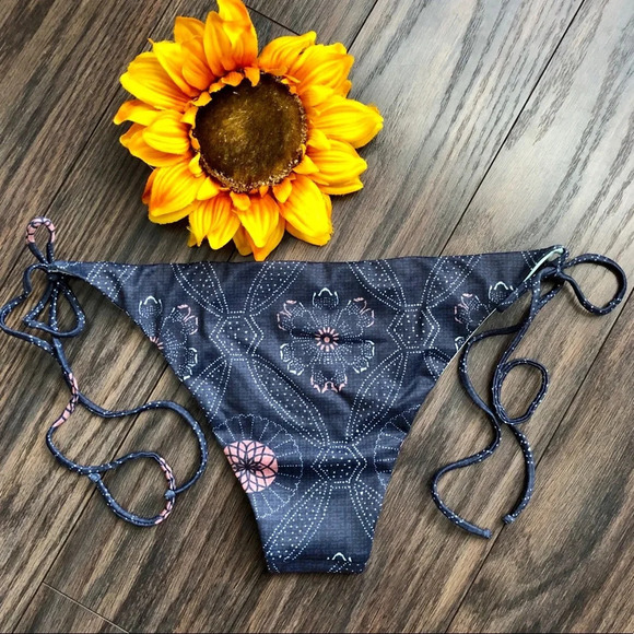 🦋B2G1🦋TAVIK JAX Yokota Floral Bikini Bottoms NWT | LARGE | - Picture 5 of 9